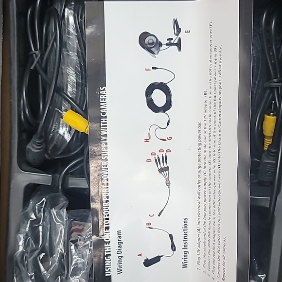 Defender Sp301-C  Security Cameras with cables set of 4 new in box nwt - Picture 2 of 6